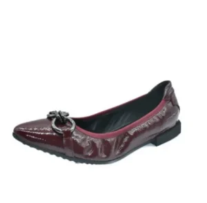Flexx Flats | The Flexible Pointed Flat with Ornament in Patent